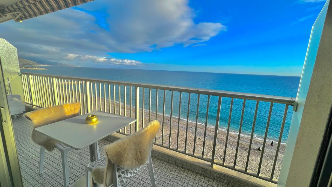 Seaviews By Jenni Menton, La Suite, Superbe Front De Mer, Top Emplacement Avec Terrasse Et Parking! Exteriör bild