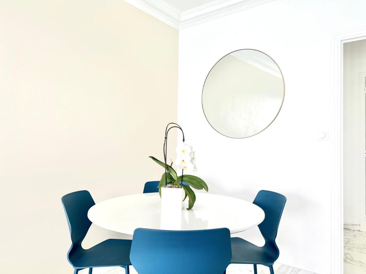 Seaviews By Jenni Menton, La Suite, Superbe Front De Mer, Top Emplacement Avec Terrasse Et Parking! Exteriör bild